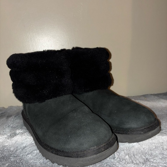 Ugg Women Black Suede Sheepskin Classic Mini Fluff Short Boots Size 7 Euro 38 - Picture 3 of 9